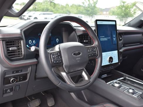 Used 2023 Ford Expedition Limited AWD/4WD image 9
