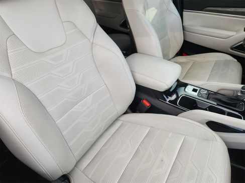 Certified 2022 Kia Telluride SX w/ SX Prestige Package image 13