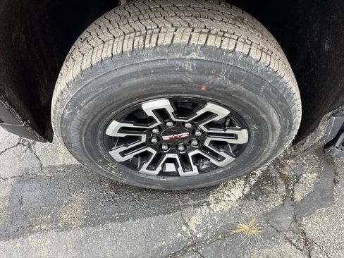 New 2026 GMC Sierra EV Elevation image 3