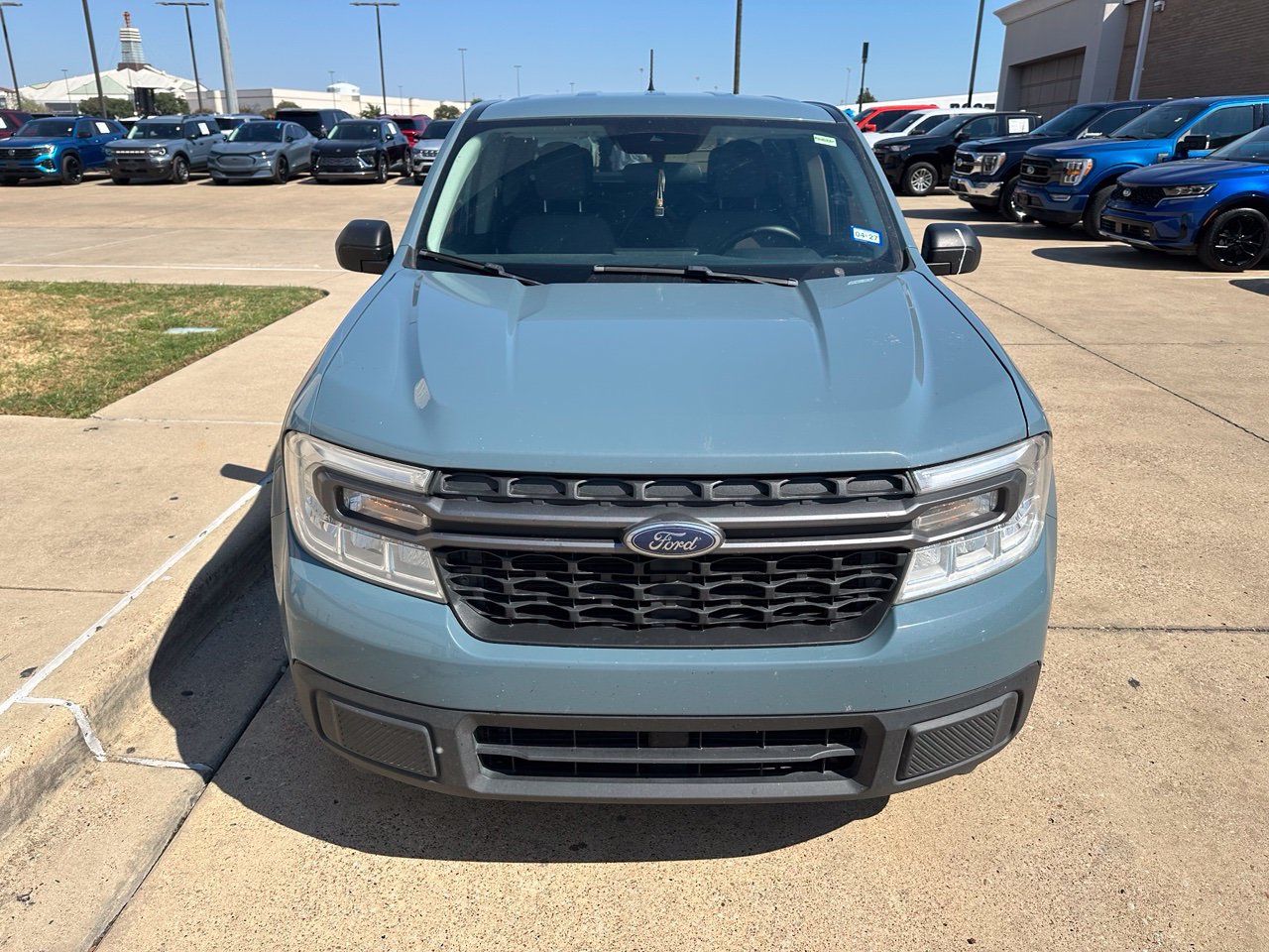 Used 2023 Ford Maverick XLT FWD image 3