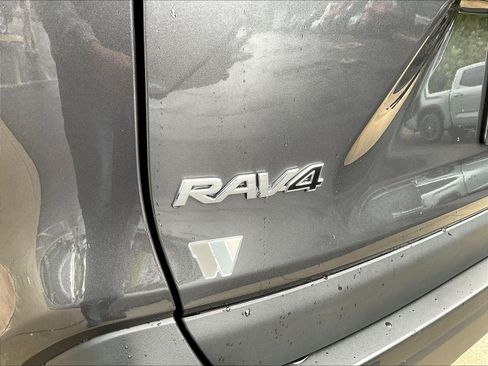 Used 2023 Toyota RAV4 LE AWD/4WD image 24