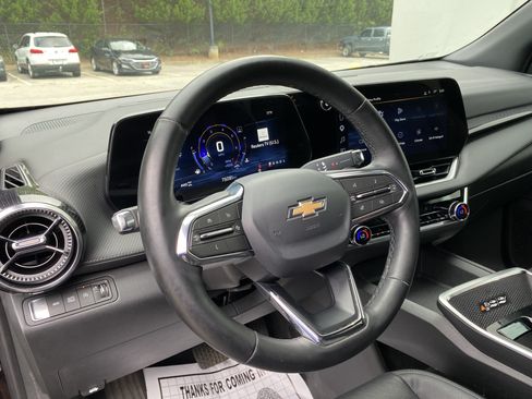 Used 2025 Chevrolet Equinox LT w/ Convenience Package II AWD/4WD image 17