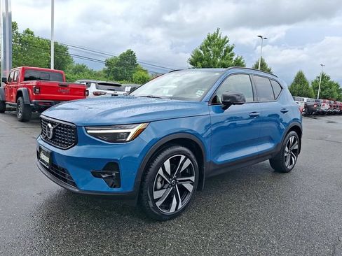 Used 2025 Volvo XC40 B5 Ultra w/ Climate Package AWD/4WD image 4