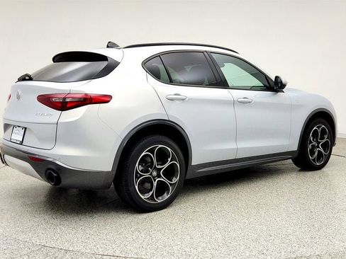 Used 2022 Alfa Romeo Stelvio Ti AWD/4WD image 5