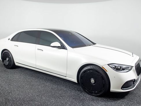 Used 2023 Mercedes-Benz Maybach S 580 4MATIC image 25