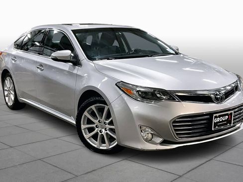 Used 2013 Toyota Avalon Limited image 2