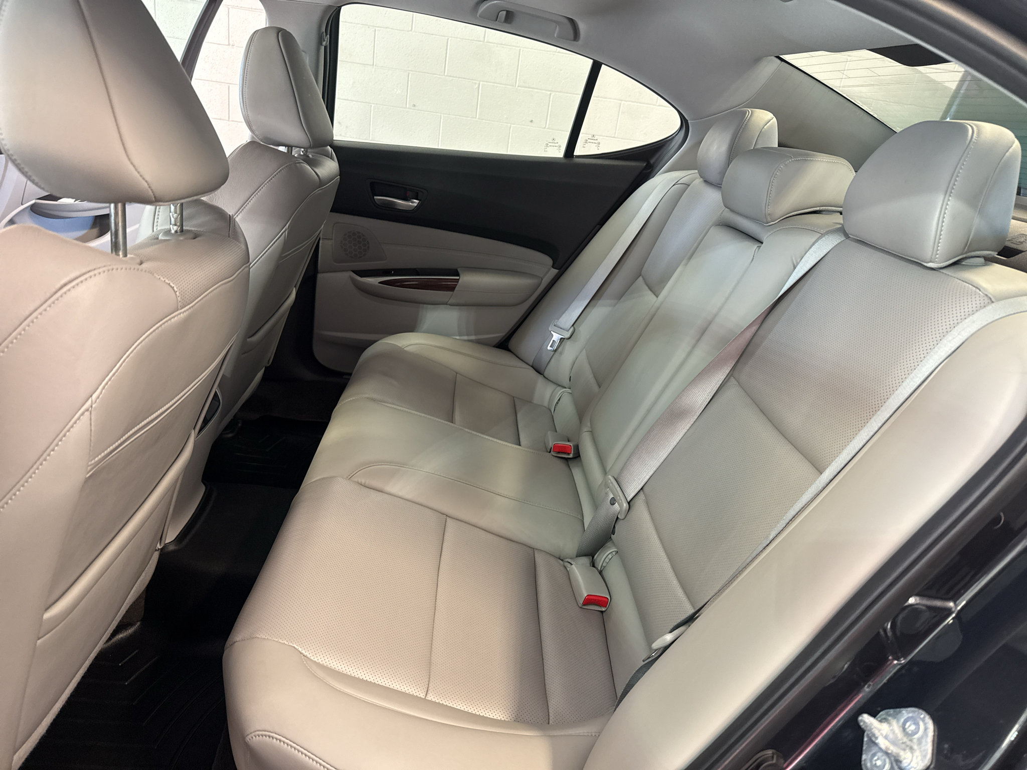 Used 2015 Acura TLX w/ Technology Package AWD/4WD image 32