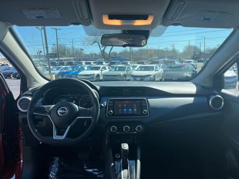Used 2025 Nissan Versa SV image 28