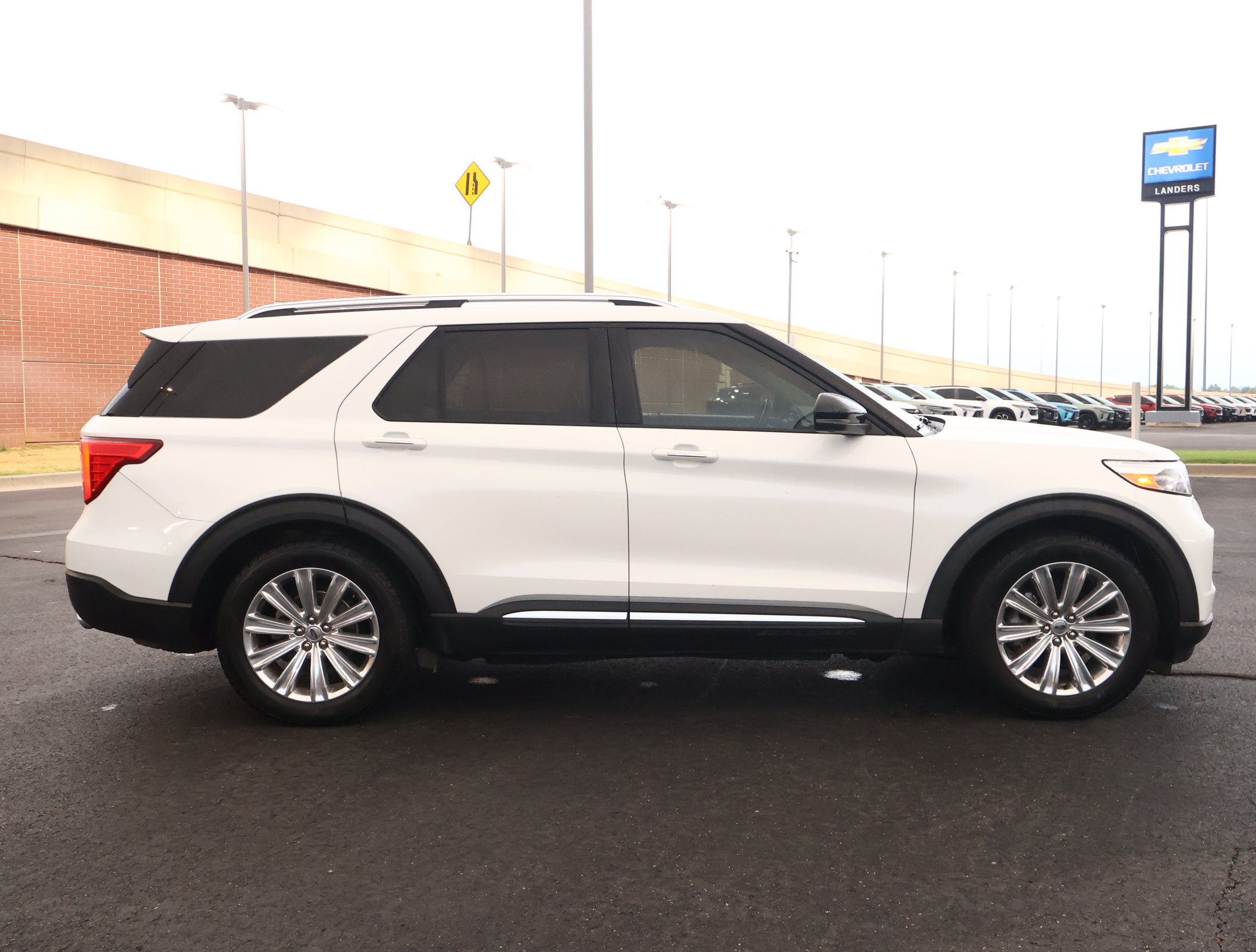 Used 2020 Ford Explorer Limited w/ Class III Trailer Tow Package RWD image 36