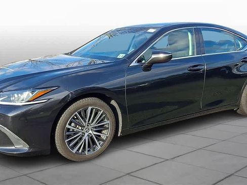Used 2023 Lexus ES 300h w/ Premium Package image 4