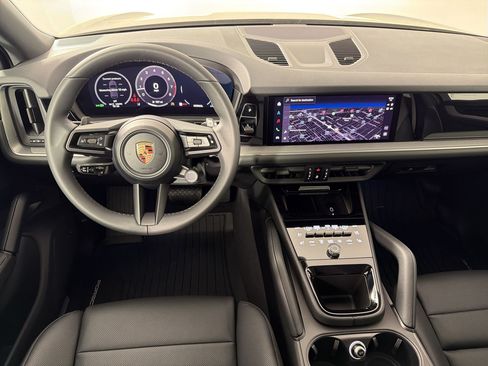 Used 2026 Porsche Cayenne AWD/4WD image 27