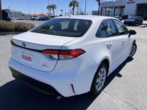 Certified 2025 Toyota Corolla LE image 5