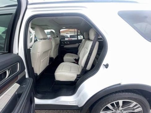 Used 2019 Ford Explorer Platinum AWD/4WD image 12