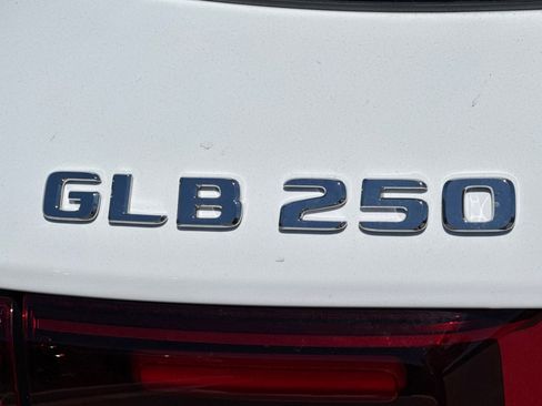 New 2026 Mercedes-Benz GLB 250 image 21