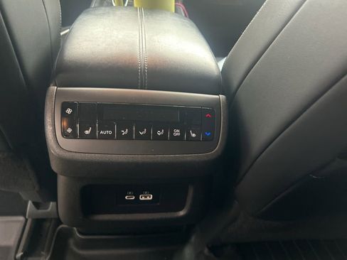 Certified 2022 Nissan Pathfinder SL w/ SL Premium Package FWD image 13