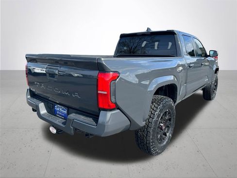 Used 2025 Toyota Tacoma SR5 image 7