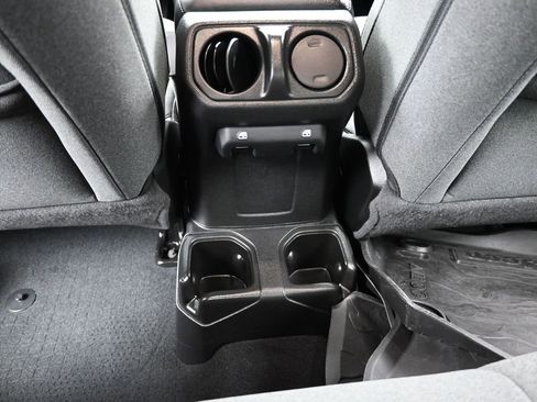 Used 2024 Jeep Gladiator Sport image 38