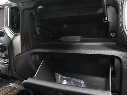 Used 2020 Chevrolet Silverado 1500 LT Trail Boss w/ Midnight Edition AWD/4WD image 29