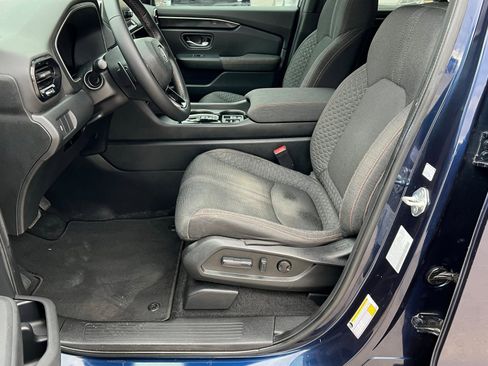 Used 2023 Honda Pilot Sport image 18