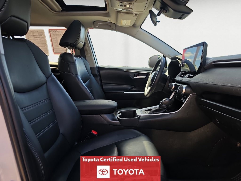 Certified 2023 Toyota RAV4 XLE Premium AWD/4WD image 17