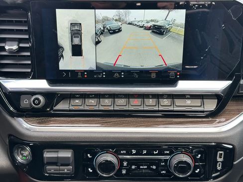 Used 2025 Chevrolet Silverado 1500 LT Trail Boss w/ Convenience Package II AWD/4WD image 31