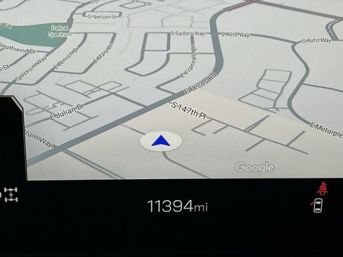 Used 2025 GMC Yukon Elevation image 12