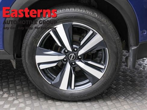 Used 2023 Nissan Rogue Platinum image 8