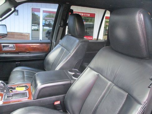 Used 2017 Lincoln Navigator L Select AWD/4WD image 17
