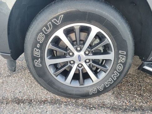 Used 2020 Ford Expedition Max XLT w/ Equipment Group 202A image 28