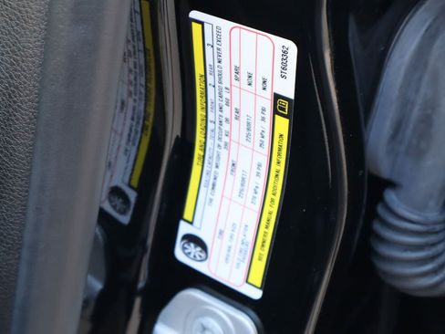 Used 2025 Jeep Compass Latitude AWD/4WD image 29