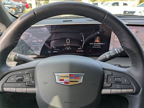 Certified 2025 Cadillac XT4 Premium Luxury image 30