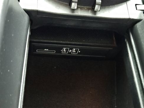 Used 2017 Mercedes-Benz C 300 Sedan image 33