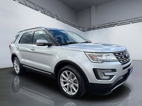 Used 2017 Ford Explorer Limited image 7