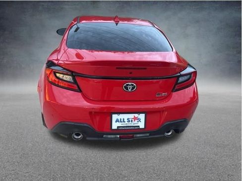 Used 2025 Toyota GR86 Premium RWD image 5