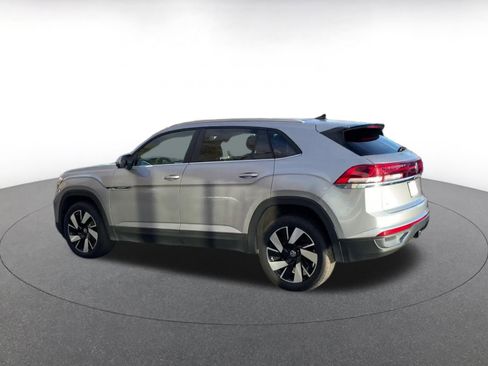 Used 2025 Volkswagen Atlas Cross Sport SE image 10