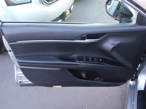 Used 2019 Toyota Camry LE w/ Carpet Mat Package FWD image 14