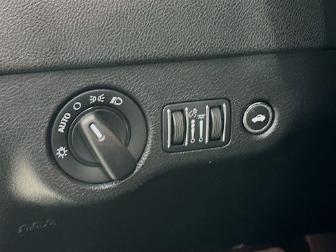 Used 2023 Dodge Charger SXT image 16