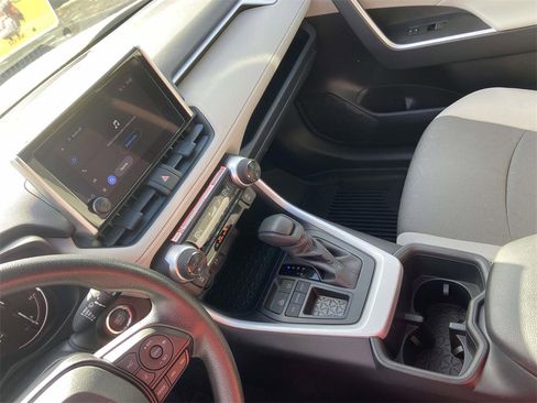 Used 2025 Toyota RAV4 XLE image 27