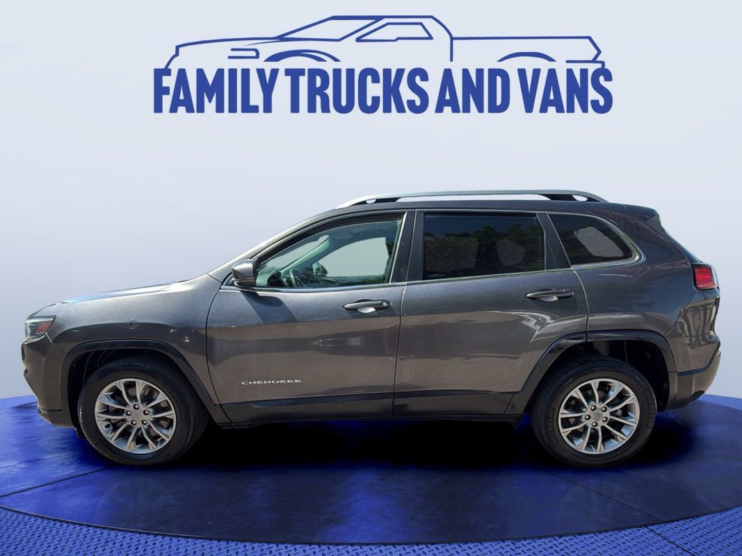 Used 2020 Jeep Cherokee Latitude Plus FWD image 2