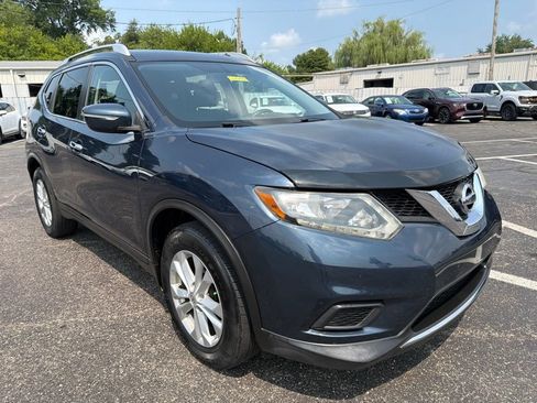 Used 2015 Nissan Rogue SV FWD image 1