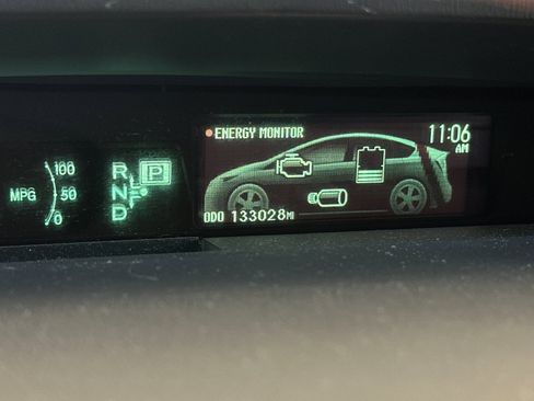 Used 2015 Toyota Prius Two image 25