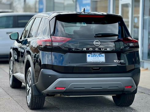 Used 2023 Nissan Rogue SV image 34