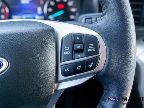 Used 2023 Ford Explorer XLT AWD/4WD image 23