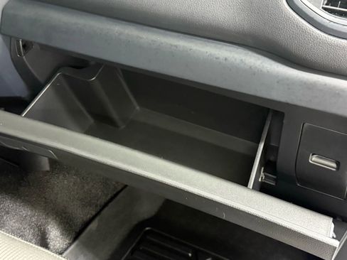 Used 2020 Nissan Titan S image 30