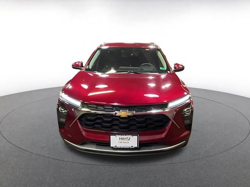 Used 2025 Chevrolet Trax LT image 4