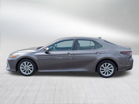 Used 2022 Toyota Camry LE w/ Cold Weather Package AWD/4WD image 4