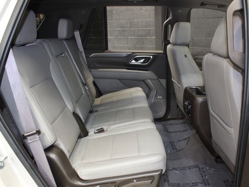 Used 2021 Chevrolet Tahoe LT w/ LT Signature Package image 45