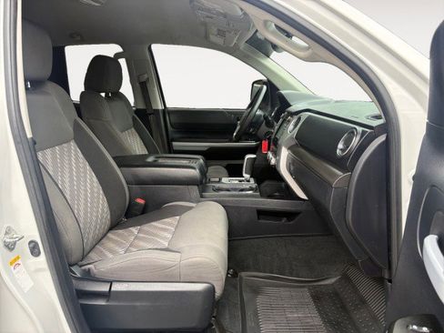 Used 2018 Toyota Tundra SR5 w/ SR5 Upgrade Package image 10