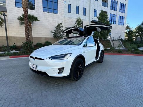 Used 2020 Tesla Model X Performance AWD/4WD image 2
