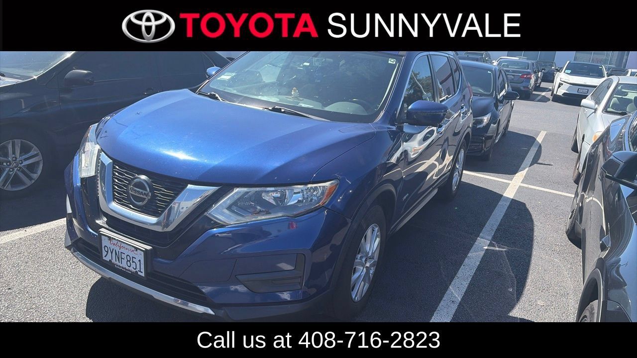 Used 2018 Nissan Rogue SV w/ Premium Package FWD image 1